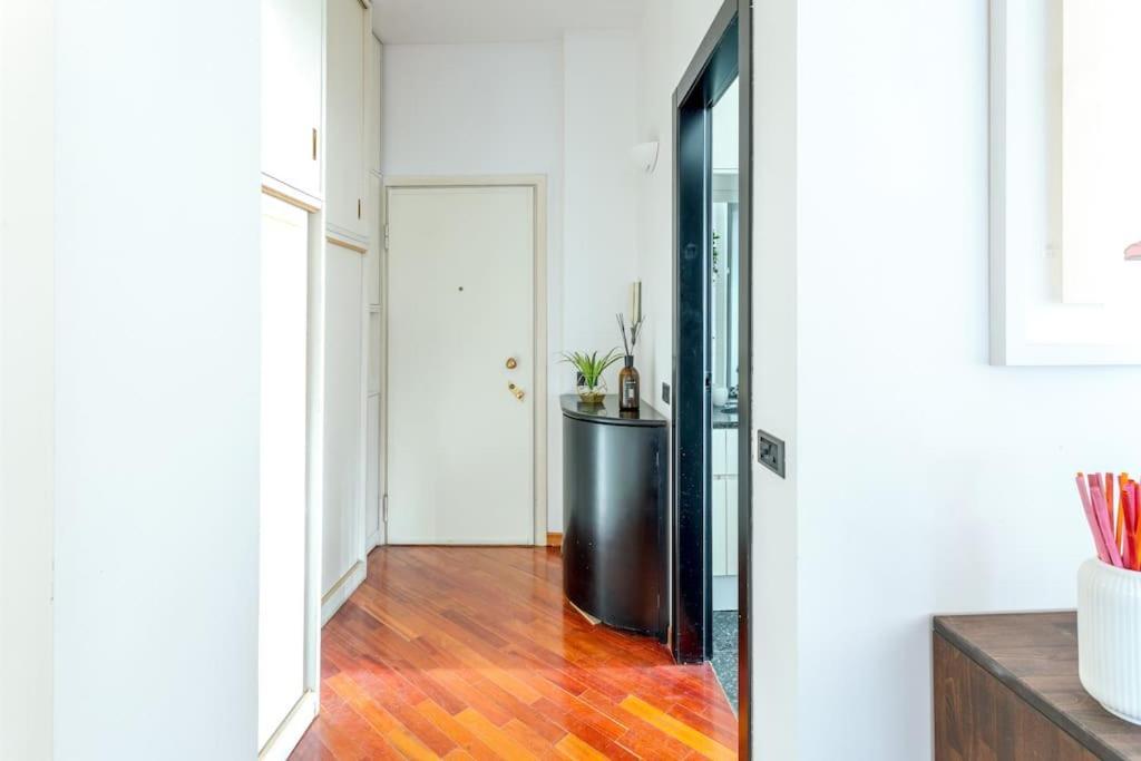 Duomo 10 Min Luxury • Terrazzo • Wi-Fi • Netflix Milan Exterior photo